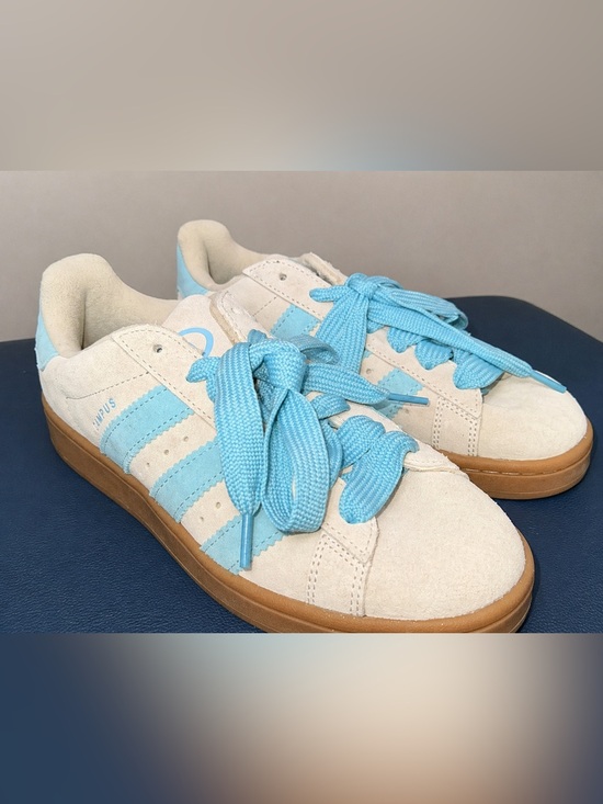 adidas Shoes - Adidas Campus Style Sneakers – Women’s Size 9 | Cream & Light Blue